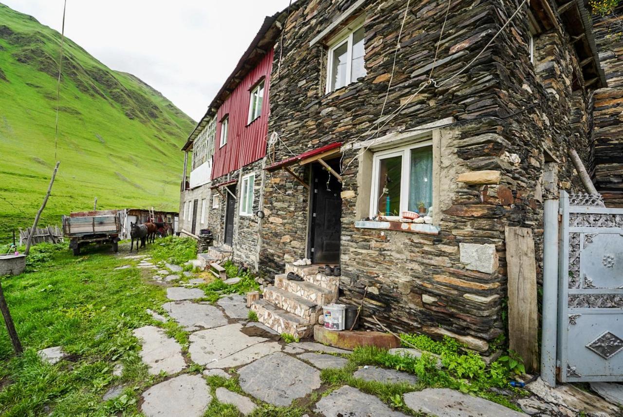 Bori'S Guesthouse Ushguli Exterior photo
