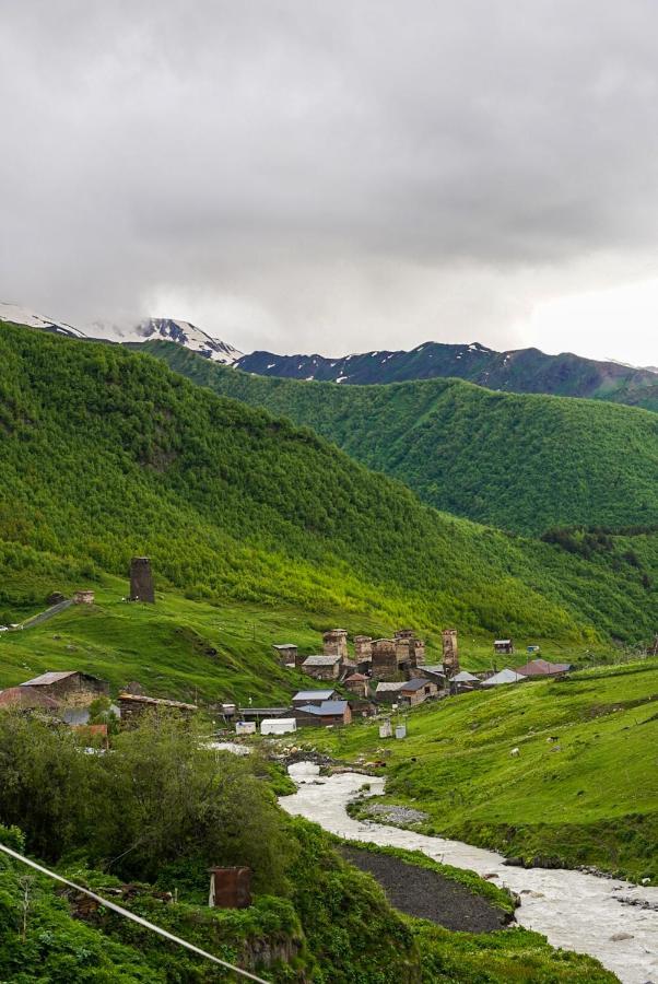 Bori'S Guesthouse Ushguli Exterior photo